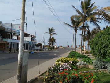 VENDO TERRENO 107.42m2 FRENTE A PARQUE CAMINANDO PLAYA HUANKARUTE - HUANCHACO TRUJILLO