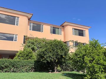 EN VENTA EXTRAORDINARIA PROPIEDAD CON 2 CASAS GEMENLAS EN CONJUNTO JARDINES DEL ESTE 1 CUMBAYÁ