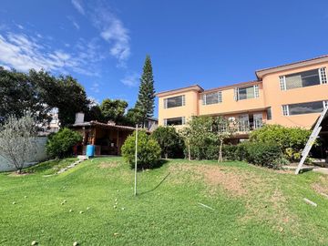 EN VENTA EXTRAORDINARIA PROPIEDAD CON 2 CASAS GEMENLAS EN CONJUNTO JARDINES DEL ESTE 1 CUMBAYÁ
