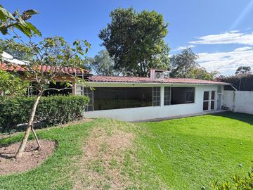 EN VENTA EXTRAORDINARIA PROPIEDAD CON 2 CASAS GEMENLAS EN CONJUNTO JARDINES DEL ESTE 1 CUMBAYÁ