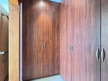 EN VENTA EXTRAORDINARIA PROPIEDAD CON 2 CASAS GEMENLAS EN CONJUNTO JARDINES DEL ESTE 1 CUMBAYÁ