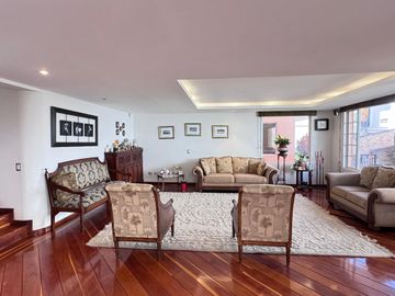 EN VENTA EXTRAORDINARIA PROPIEDAD CON 2 CASAS GEMENLAS EN CONJUNTO JARDINES DEL ESTE 1 CUMBAYÁ