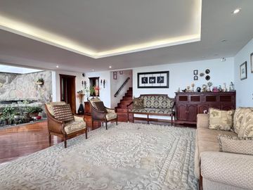 EN VENTA EXTRAORDINARIA PROPIEDAD CON 2 CASAS GEMENLAS EN CONJUNTO JARDINES DEL ESTE 1 CUMBAYÁ
