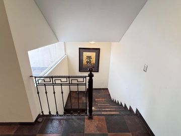 EN VENTA EXTRAORDINARIA PROPIEDAD CON 2 CASAS GEMENLAS EN CONJUNTO JARDINES DEL ESTE 1 CUMBAYÁ