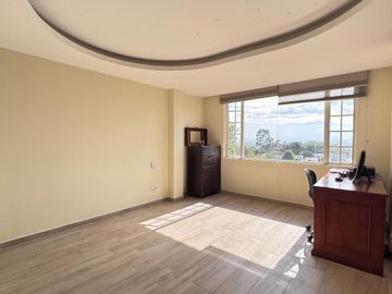 EN VENTA EXTRAORDINARIA PROPIEDAD CON 2 CASAS GEMENLAS EN CONJUNTO JARDINES DEL ESTE 1 CUMBAYÁ