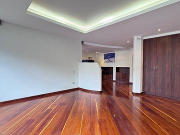 EN VENTA EXTRAORDINARIA PROPIEDAD CON 2 CASAS GEMENLAS EN CONJUNTO JARDINES DEL ESTE 1 CUMBAYÁ