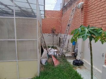 AMPLIA CASA EN VENTA O ALQUILER – URB. MIRAFLORES CASTILLA -PIURA