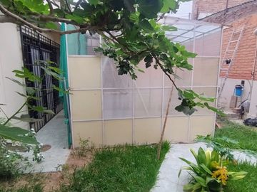 AMPLIA CASA EN VENTA O ALQUILER – URB. MIRAFLORES CASTILLA -PIURA
