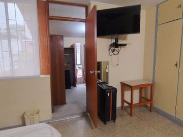 AMPLIA CASA EN VENTA O ALQUILER – URB. MIRAFLORES CASTILLA -PIURA