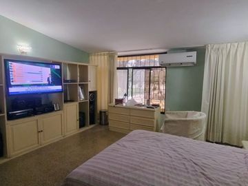 AMPLIA CASA EN VENTA O ALQUILER – URB. MIRAFLORES CASTILLA -PIURA