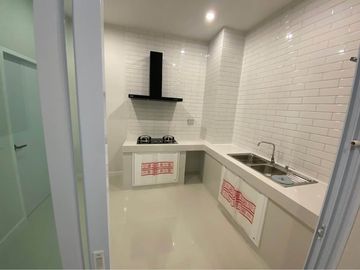 New home corner unit 4 Bedrooms for sale in Nararom