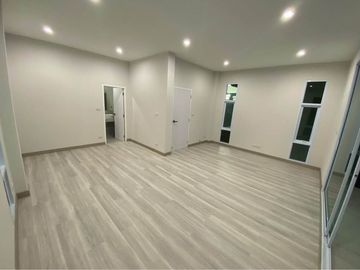 New home corner unit 4 Bedrooms for sale in Nararom