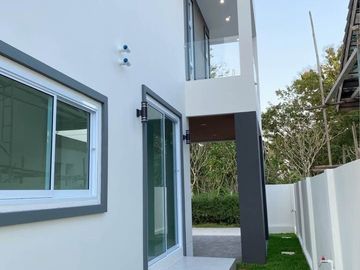 New home corner unit 4 Bedrooms for sale in Nararom