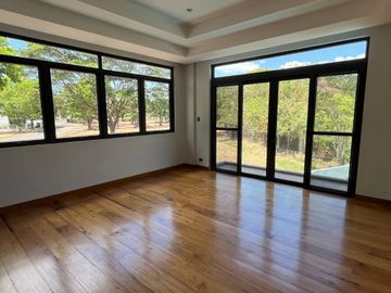 Brand New Golf View House for Sale in Manila Southwoods, Carmona