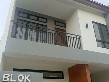 Rumah Dijual Cluster 2 Lantai Jatirahayu Pondok Melati Pondok Gede Kota Bekasi Perumahan Murah Jual