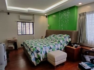 RUSH SALE! 4-6 Bedroom House in Vista Valley Executive Village, Marikina