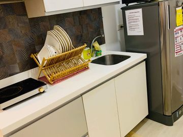 Fully Furnished 2 Bedroom Unit at Azure Urban Resort Residences (Miami Building)