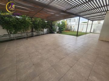 Amplia Casa Mediterranea Condominio Jardín Oriente TillTil