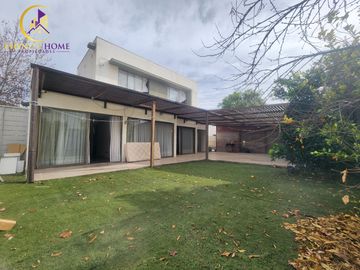 Amplia Casa Mediterranea Condominio Jardín Oriente TillTil