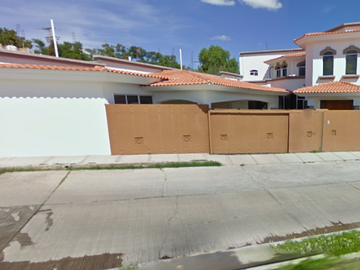 VENTA DE MARTAVILLOSA CASA  EN DURANGO