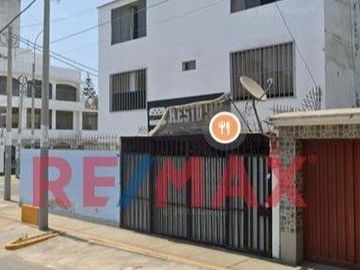 SE VENDE LOCAL ¡UBICACION PRIVILEGIADA EN PRIMER PISO!