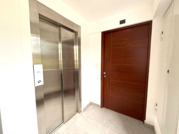 DUPLEX FRENTE A PARQUE EN SAN BORJA - Solo clientes interesados