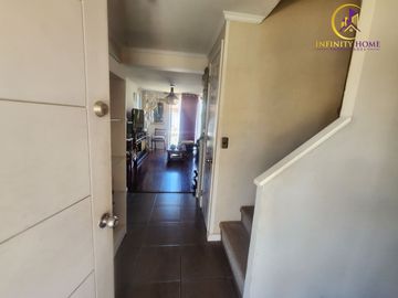 Hermosa Casa con Amplio Terreno  Alto el Manzano Til-Til.