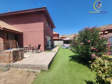 Hermosa Casa con Amplio Terreno  Alto el Manzano Til-Til.