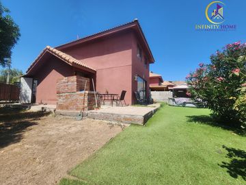 Hermosa Casa con Amplio Terreno  Alto el Manzano Til-Til.