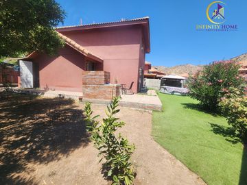 Hermosa Casa con Amplio Terreno  Alto el Manzano Til-Til.