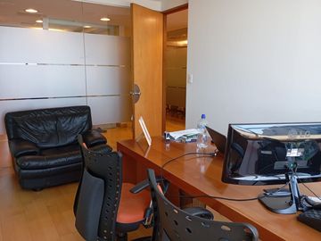 📢 ¡OFICINA EN VENTA EN CHACARILLA! 🏢✨