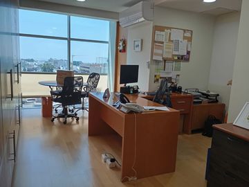 📢 ¡OFICINA EN VENTA EN CHACARILLA! 🏢✨