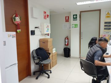 📢 ¡OFICINA EN VENTA EN CHACARILLA! 🏢✨