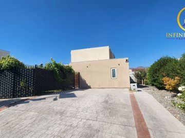 Hermosa Casa con Piscina Condominio Ecoterraneo Til Til