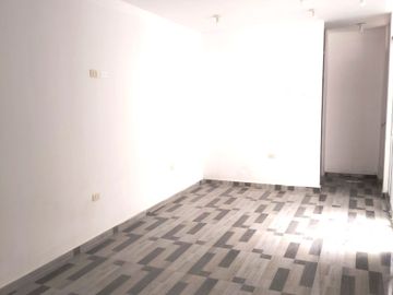 VENDO LINDA CASA EN ALTOS DEL VALLE MOCHE (ALORA)
