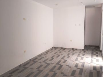 VENDO LINDA CASA EN ALTOS DEL VALLE MOCHE (ALORA)
