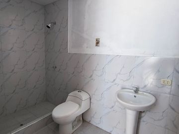 VENDO LINDA CASA EN ALTOS DEL VALLE MOCHE (ALORA)