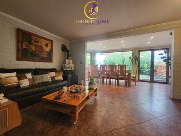 Espectacular Casa  en Alto el Manzano Til-Til.