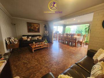 Espectacular Casa  en Alto el Manzano Til-Til.