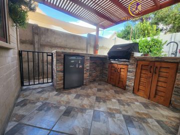 Espectacular Casa  en Alto el Manzano Til-Til.