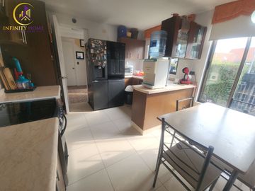 Hermosa y Amplia  Casa con Piscina Alto El Manzano Til Til