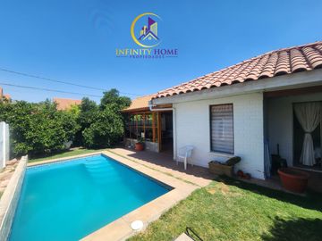 Hermosa  Casa con Local Comercial en Alto el Manzano Til-Til.