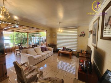 Hermosa  Casa con Local Comercial en Alto el Manzano Til-Til.