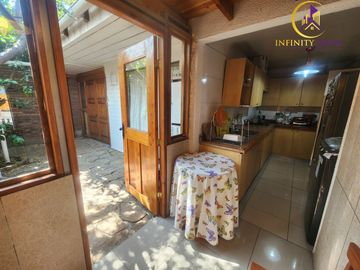 Hermosa  Casa con Local Comercial en Alto el Manzano Til-Til.
