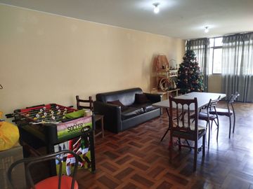VENTA DE DEPARTAMENTO Y COCHERA EN ATE, SEGUNDO PISO