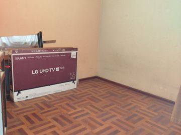 VENTA DE DEPARTAMENTO Y COCHERA EN ATE, SEGUNDO PISO