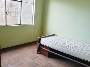 VENTA DE DEPARTAMENTO Y COCHERA EN ATE, SEGUNDO PISO