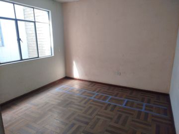 VENTA DE DEPARTAMENTO Y COCHERA EN ATE, SEGUNDO PISO