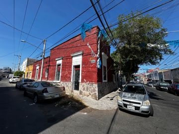 Casa en esquina ideal para desarrollar en Mezquitán, Guadalajara