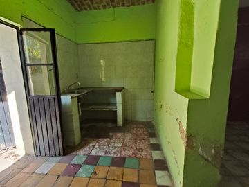 Casa en esquina ideal para desarrollar en Mezquitán, Guadalajara